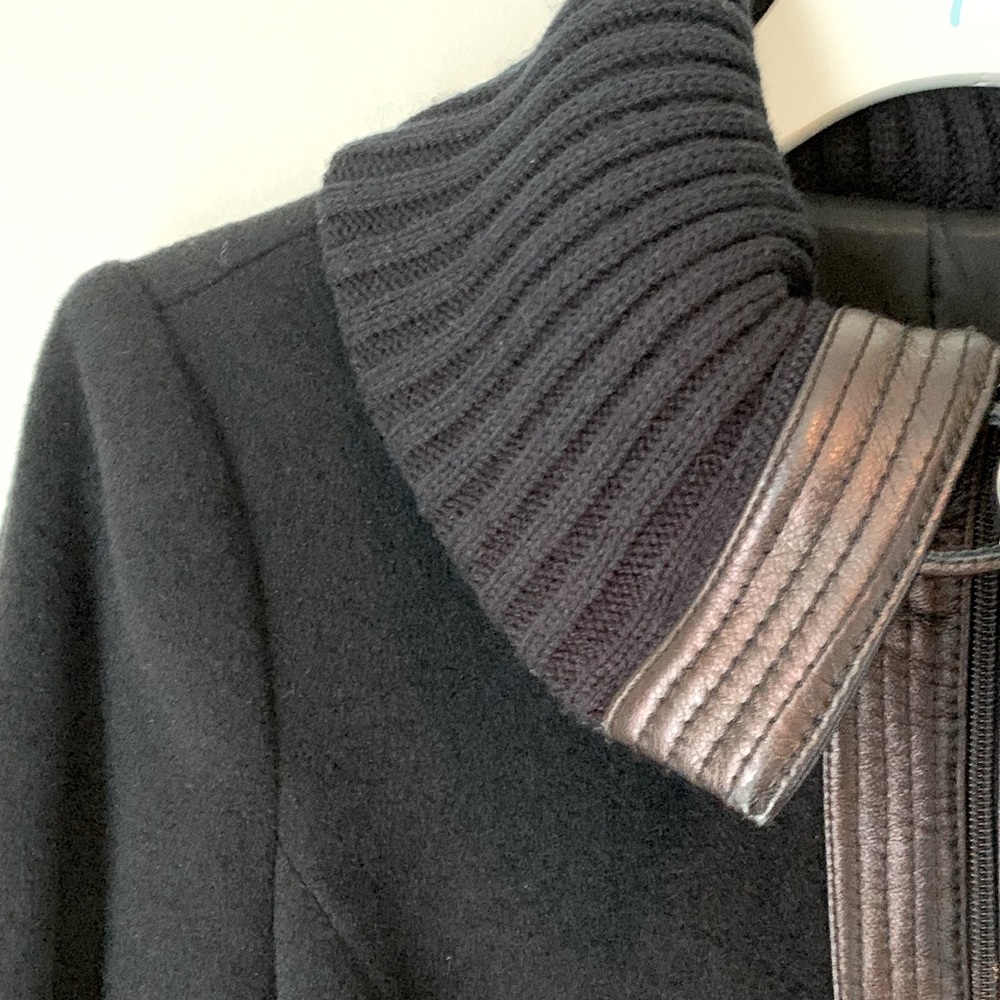 Raffinati long black wool coat with leather trim - Picture 4 of 15